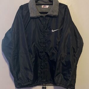 Nike Men's Black Windbreaker with Gray Collar